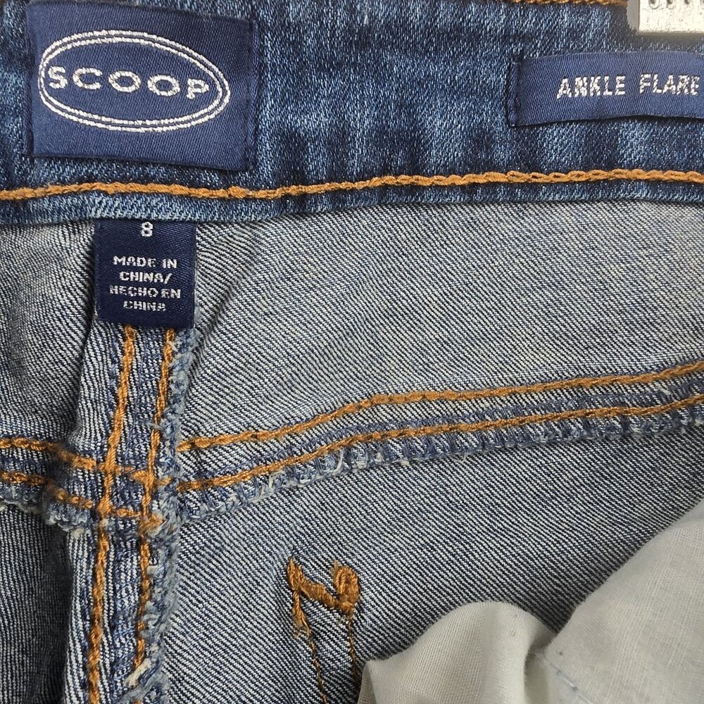 Scoop Womens Ankle Flare Distressed Jeans Size 8 Medium Wash Denim Raw Hem Style - Picture 6 of 10